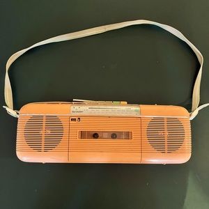 80's Vintage Pink Boombox 📻